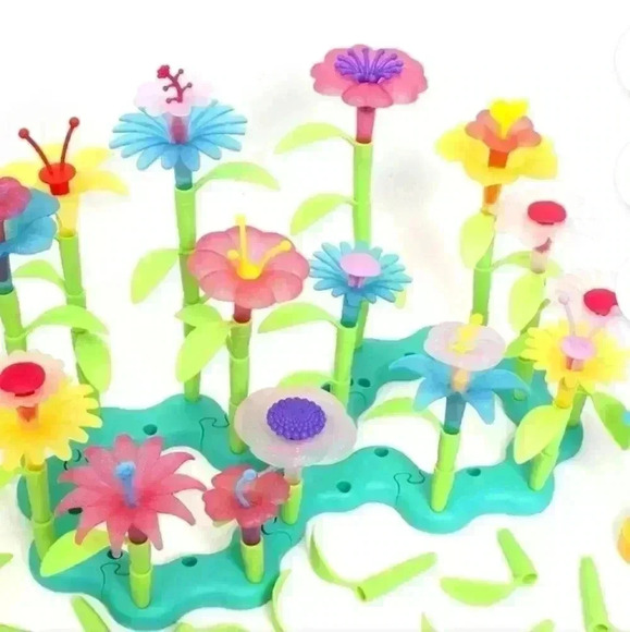 Kid Connection Build Your Own Garden Playset - 169-Piece Creative Floral Toy Set - Picture 5 of 8